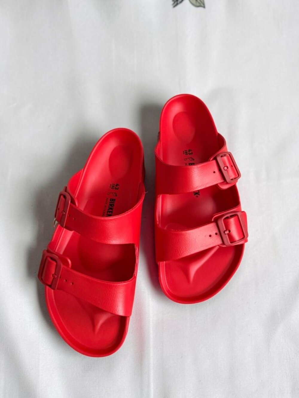 BIRKENSTOCK Men’s Red Buckle Sandals Size 43 / 10 NEW NWOB